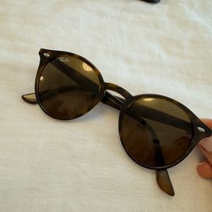 Ray-Ban RB2180 round sunglasses